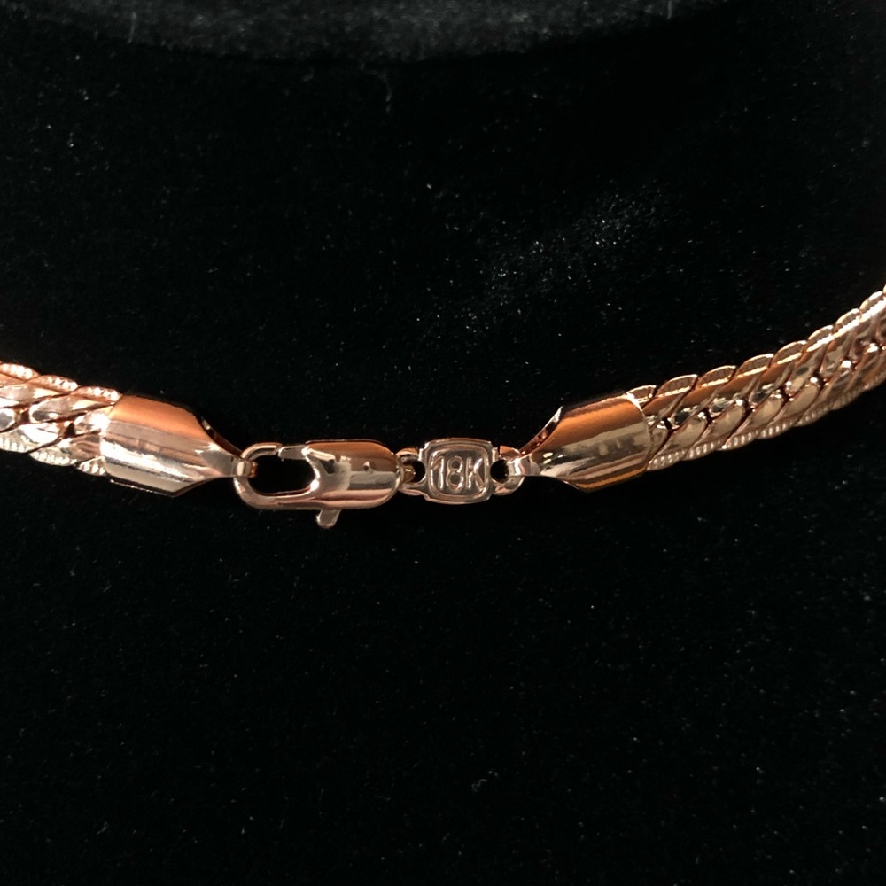 Stunning Rose Gold Chain - Picture 5 of 8